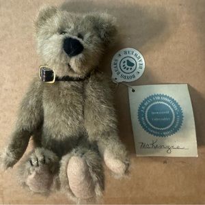 Boyd Bears Vintage McKenzie collectible, plush teddy bear with collar & tags 6”